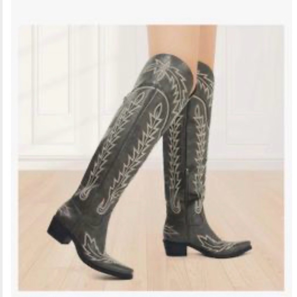 Women's Gray Heeled cowboy Boots(New)